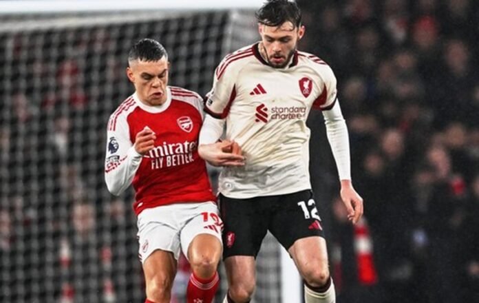 Arsenal vs Liverpool di Liga Inggris - Holopis