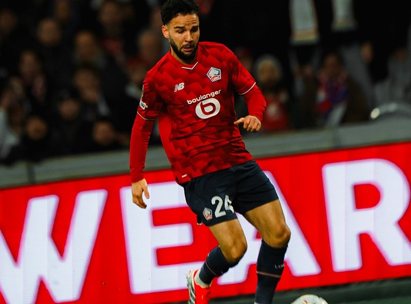 Calvin Verdonk saat membela Lille melawan Freiburg di Liga Europa - Holopis