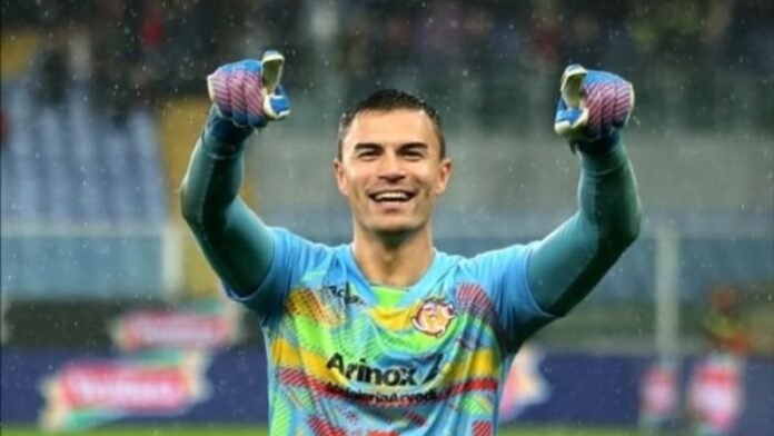 Kiper Timnas Indonesia sekaligus Cremonese._HOLOPIS