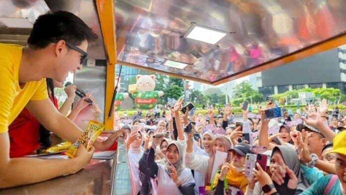 Es Krim Vanilla dengan Keripik Kentang - Holopis