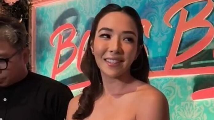 Gisella Anastasia - Holopis