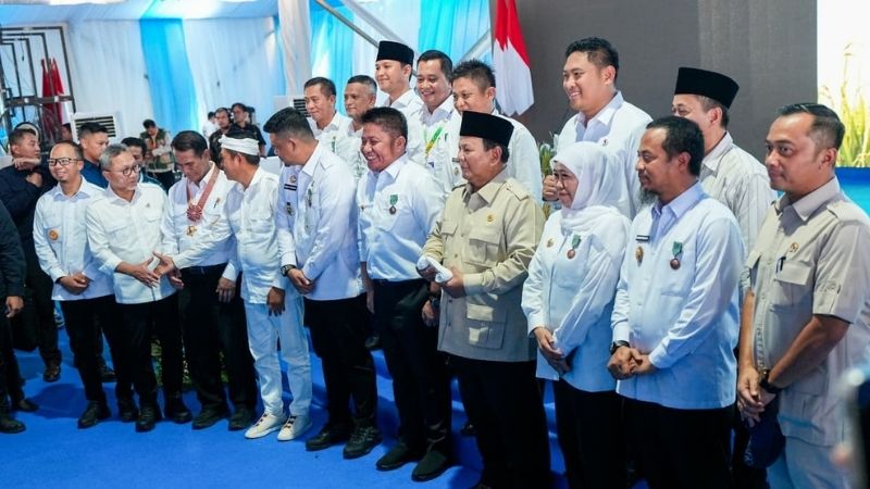 Gubernur Sulsel, Andi Sudirman - Holopis