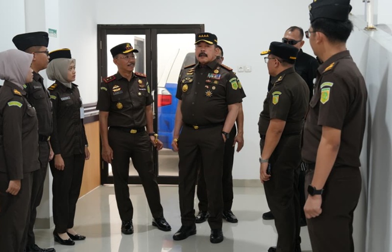 Jaksa Agung di Kaltim -Holopis