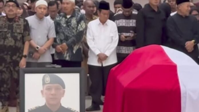 KKP beri kenaikan pangkat anumerta kepada ASN yang wafat dalam kecelakaan pesawat ATR 42-500._HOLOPIS
