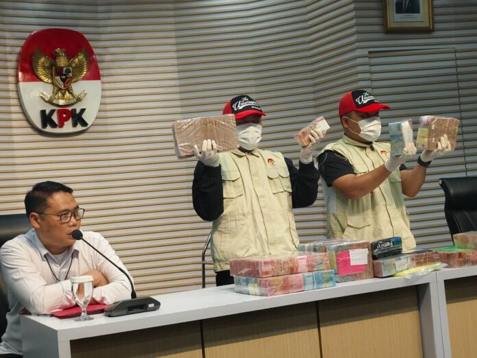 Konferensi Pers Penahanan Bupati Pati Sudewo