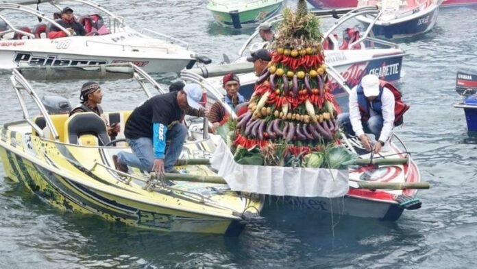 Labuhan Sarangan - Holopis