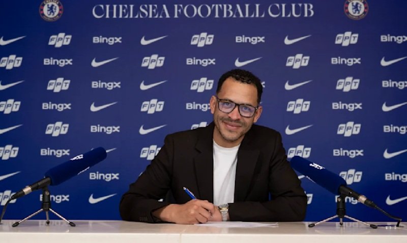 Liam Rosenior, pelatih baru Chelsea yang dikontrak enam tahun - Holopis