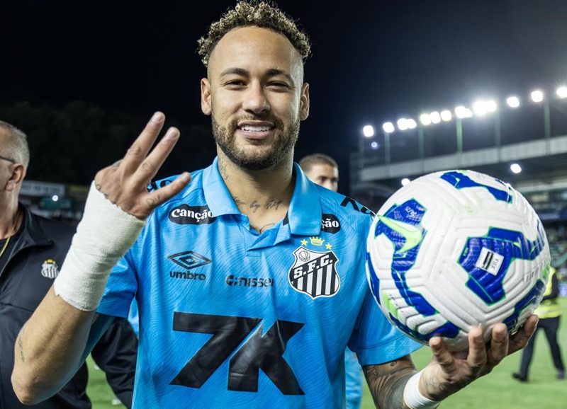 Neymar saat berseragam Santos FC - Holopis