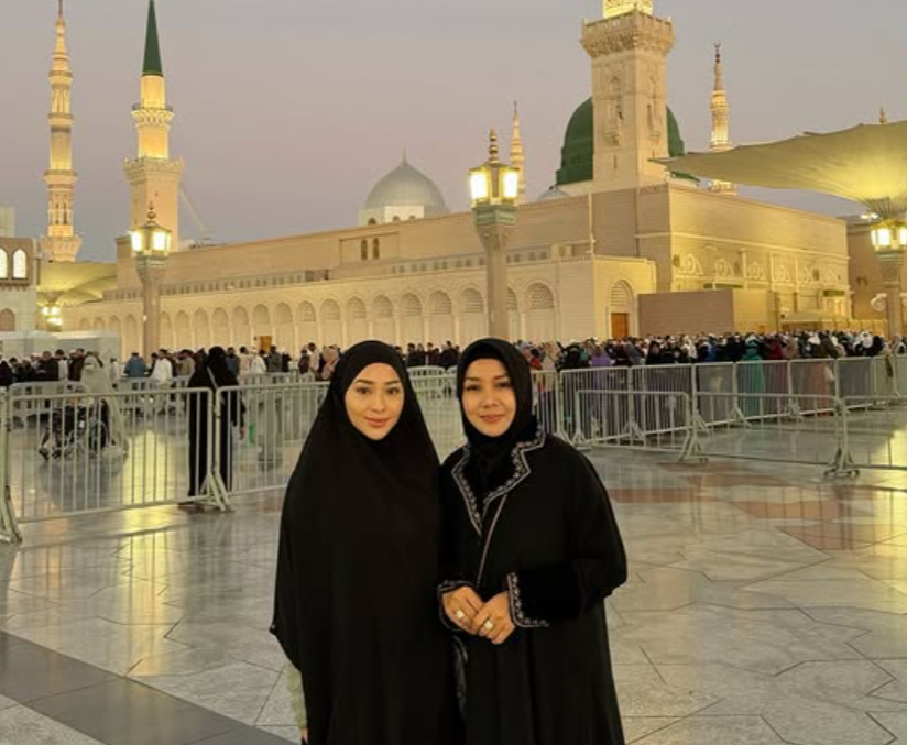 Intip Momen Umrah Nikita Willy dan Keluarga yang Adem dan Harmonis 1 Nikita Willy Holopis.com