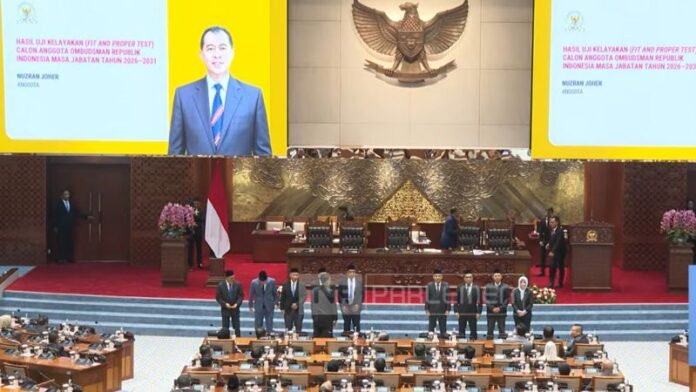 Paripurna DPR menyetujui sembilan nama dari hasil uji kelayakan dan kepatutan untuk jadi anggota Ombudsman RI periode 2026-2031._HOLOPIS
