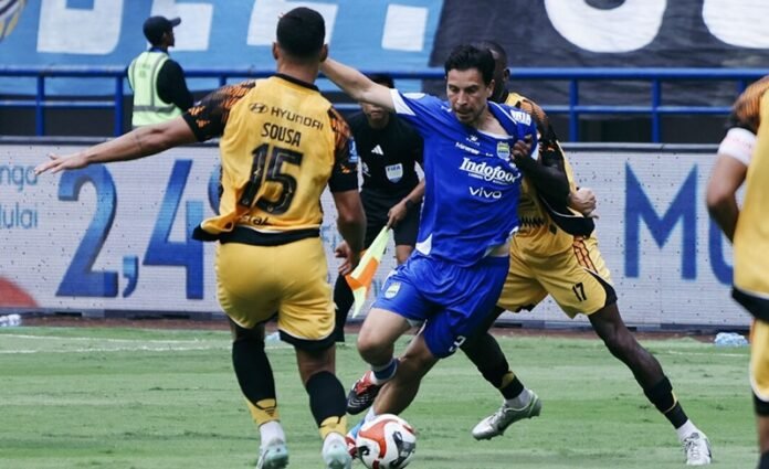 Persib vs Persija di lanjutan Super League - Holopis