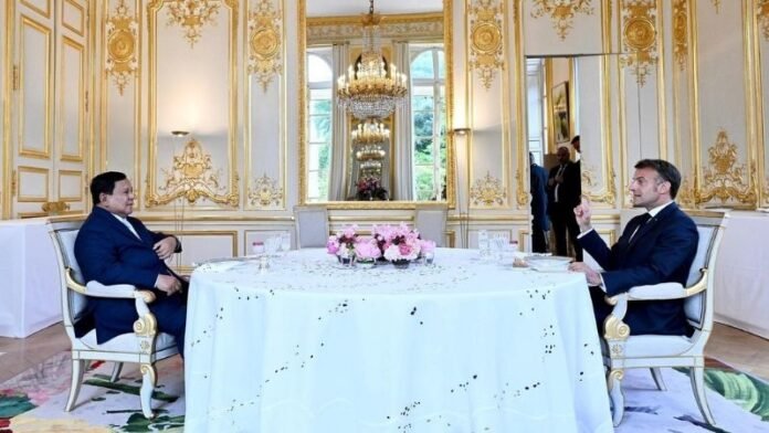 Prabowo Makan Malam Bersama Macron - Holopis