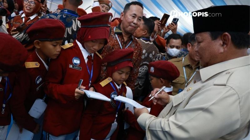 Prabowo Tiba di Sekolah Rakyat 9 Banjarbaru 6 - Holopis Prabowo Tiba di Sekolah Rakyat 9 Banjarbaru 6 - Holopis