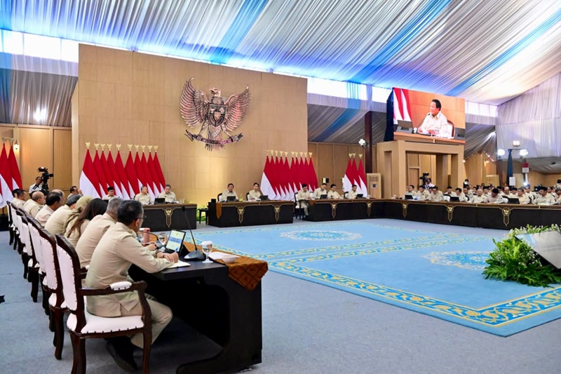 Presiden Prabowo beserta jajaran Kabinet Merah Putih dalam forum Taklimat Awal Tahun 2026 - Holopis