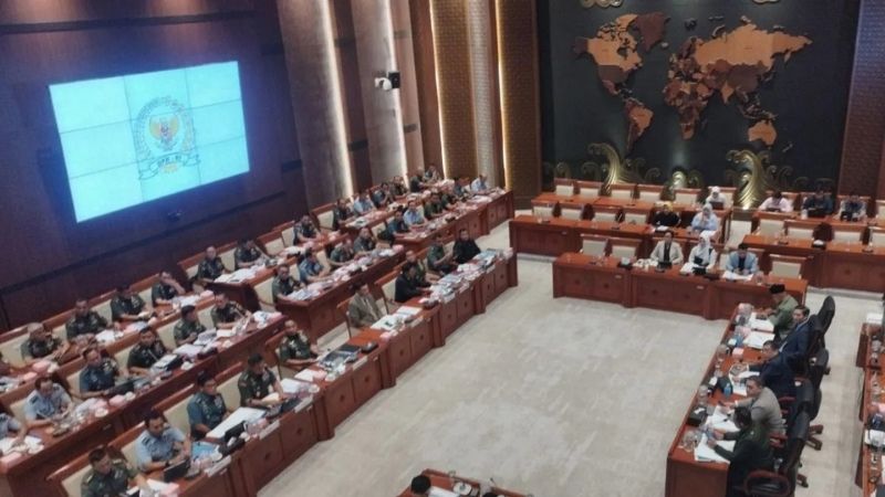 Rapat Tertutup Komisi I DPR RI - Holopis