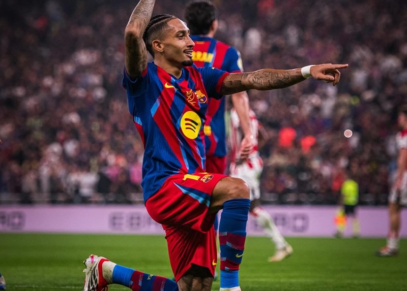 Raphinha selebrasi gol di laga Barcelona vs Athletic Bilbao di semifinal Piala Super Spanyol - Holopis