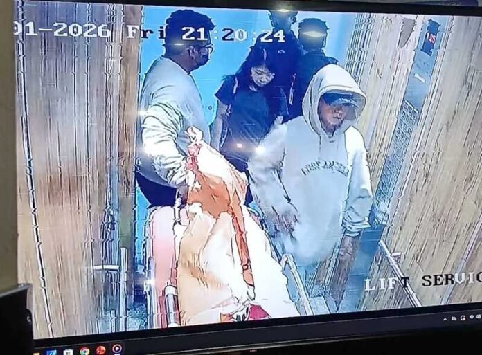 Reza Arap saat Evakuasi Jenazah Lula