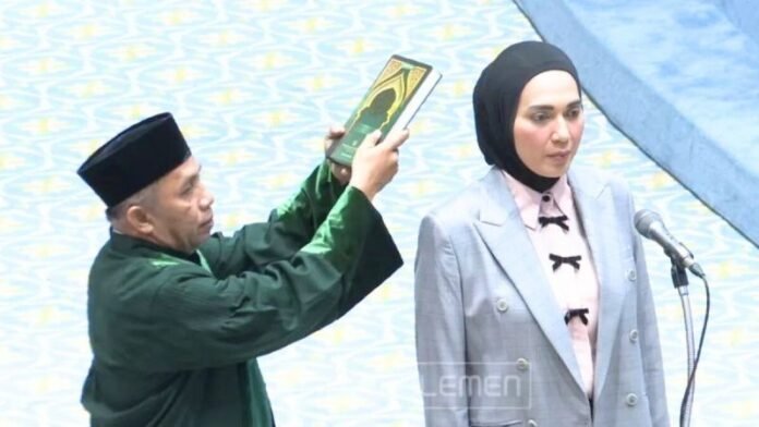 Sari Yuliati Resmi Jadi Wakil Ketua DPR - Holopis