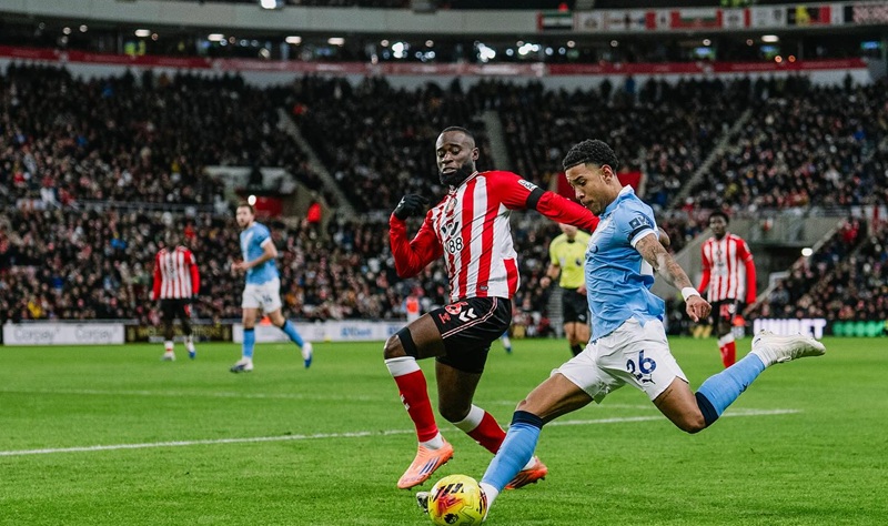 Sunderland vs Manchester City Imbang, The Citizens Menjauh dari Arsenal 1 Savinho saat beraksi di laga Sunderland vs Manchester City - Holopis