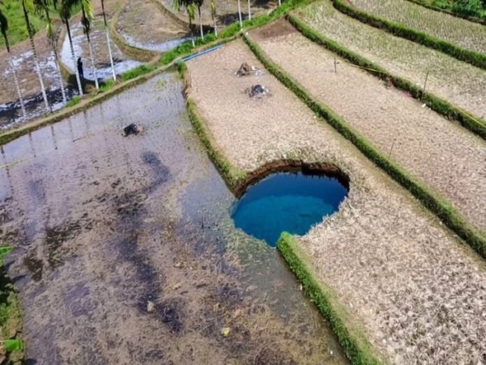 Sinkhole sumbar
