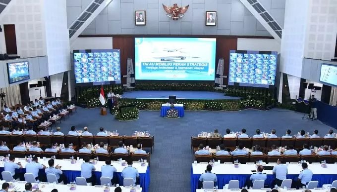 Rapat Koordinasi Bidang Operasi TNI AU Tahun Anggaran 2026 di GSG Suharnoko Harbani, Mabesau Cilangkap, Jakarta Timur._HOLOPIS