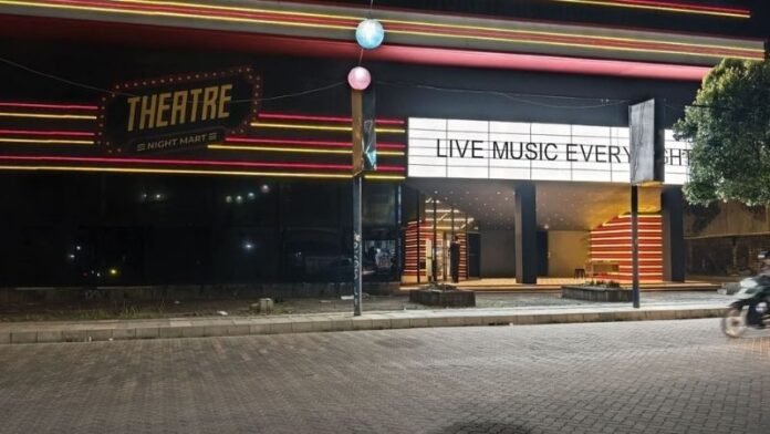 Tempat hiburan malam Theatre Night Mart - Holopis