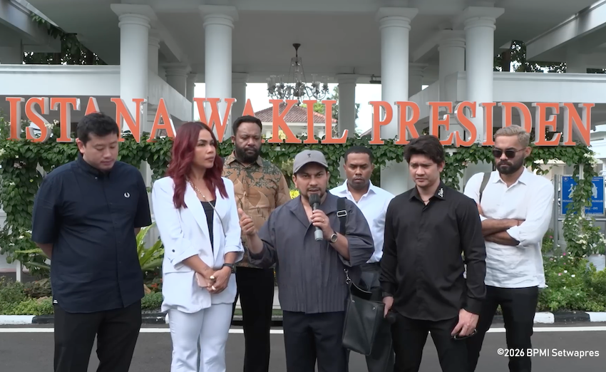 Tompi - HOLOPIS