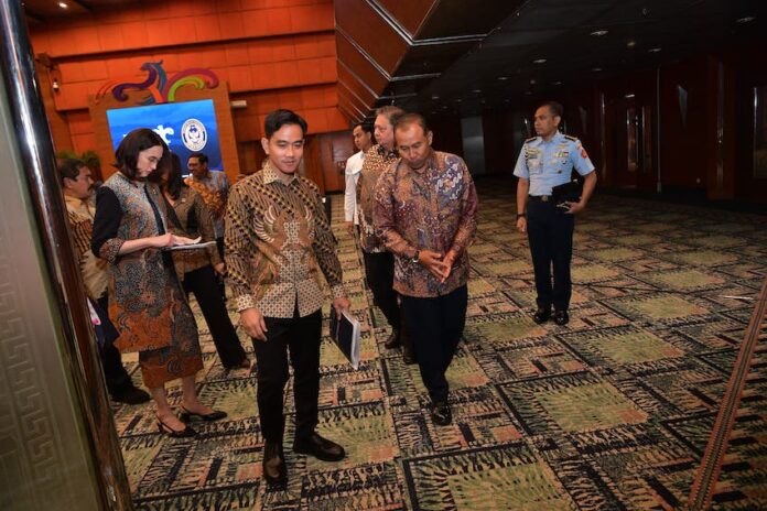 Wapres Gibran Hadiri Rakornas - HOLOPIS