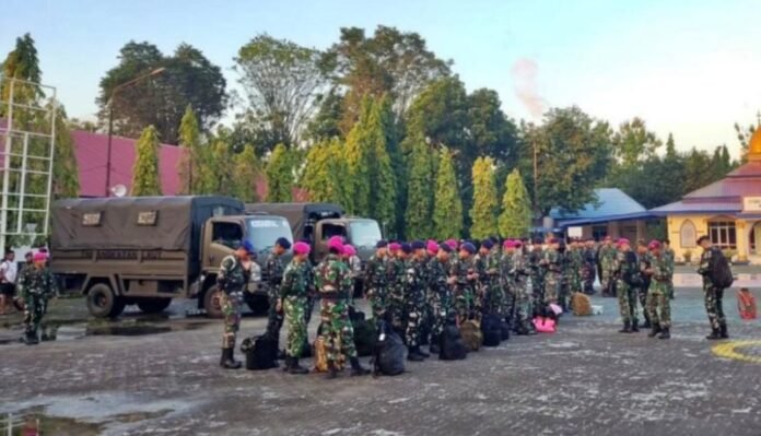 TNI AL melalui Kodaeral VI berangkatkan Tim SAR Darat untuk bantu evakuasi pesawat ATR 42-500._HOLOPIS
