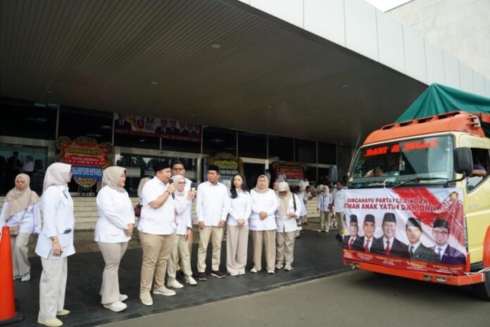 Bantuan Semabko dan Bibit Pohon Gerindra - Holopis