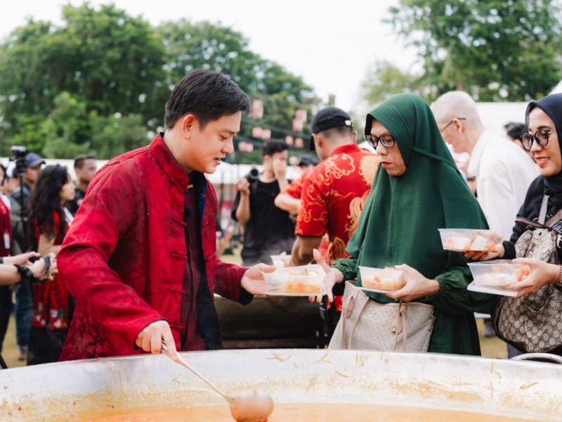 Bobon Santoso Festival Imlek 2577