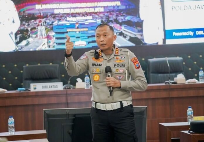 Dirlantas Polda Jatim Kombes Pol Pol Iwan Saktiadi - Holopis