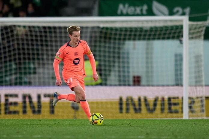 Frenkie de Jong tampil bersama Barcelona - Holopis