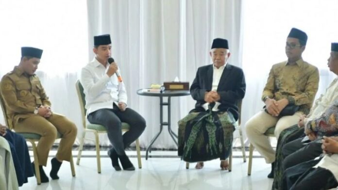 Wakil Presiden RI Gibran Rakabuming Raka mendatangi Pondok Pesantren Amanatul Ummah di Kabupaten Mojokerto pada Selasa (3/2). [Gambar: Setwapres]