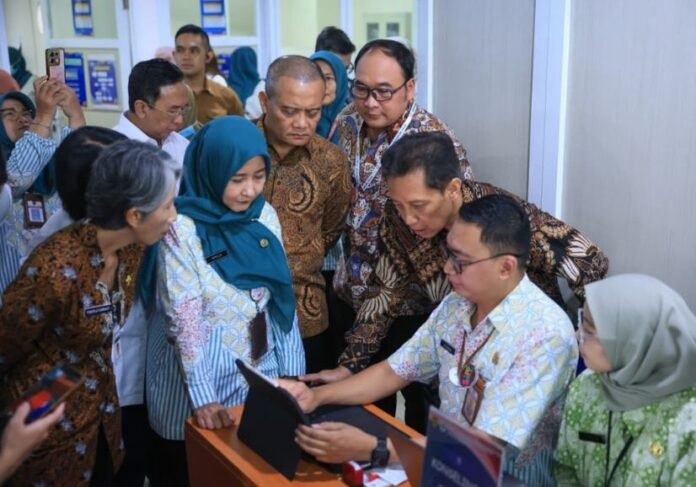 Gubernur Jateng Ahmad Luthfi - HOLOPIS