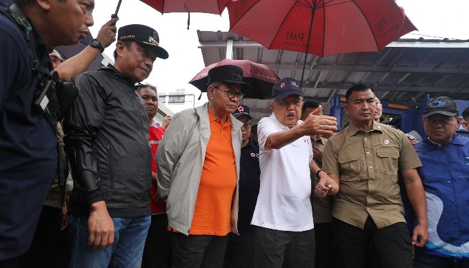 Kegiatan “Jaga Jakarta Bersih” di Cipinang Melayu, Jakarta Timur, Minggu (8/2)._Holopis