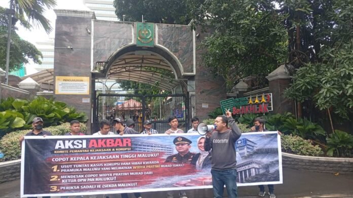 Komite Pemantau Kejaksaan dan Korupsi KPKK - Holopis
