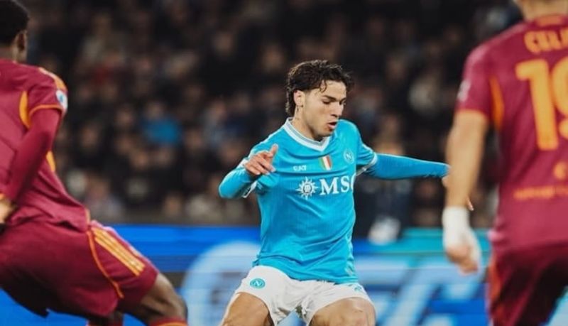 Laga Napoli vs Roma berakhir imbang 2-2._Holopis