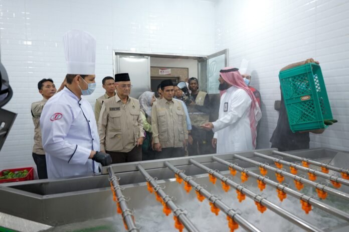 Menhaj Gus Irfan Tinjau Dapur Akti di Makkah - Holopis