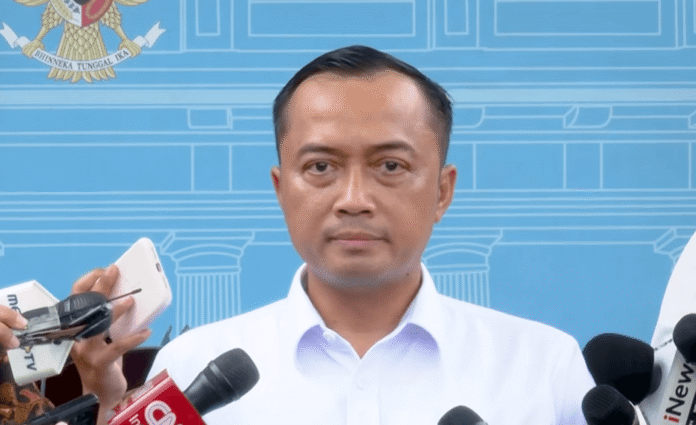Mensesneg Prasetyo Hadi - Holopis