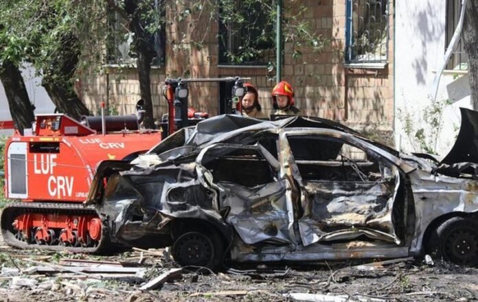Mobil terbakar di Ukraina