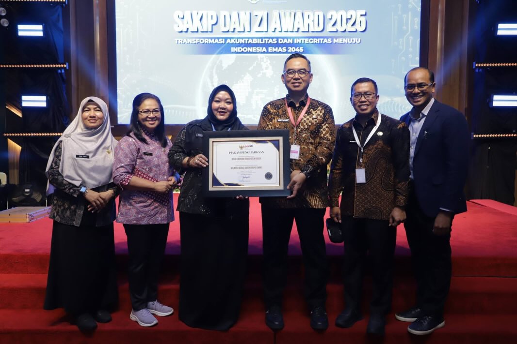 Pemkab Bogor Dapat Penghargaan Zona Integritas dari KemenPAN RB - Holopis