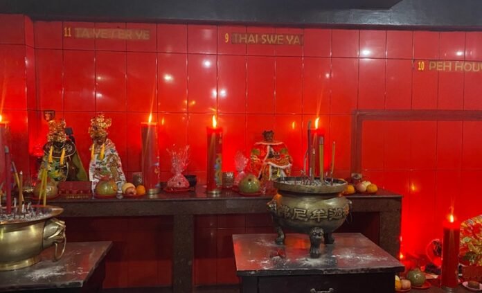 Peralatan sembahyang