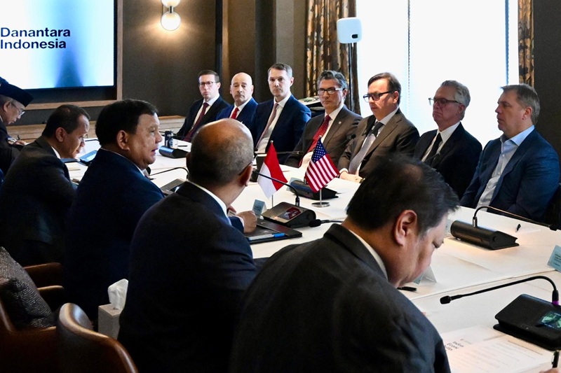 Presiden Prabowo Tegaskan Kepastian Hukum dan Perkuat Kepercayaan Pasar di Depan Investor Global 1 Pertemuan Presiden Prabowo Subianto dengan 12 pimpinan perusahaan investasi terkemuka di dunia - Holopis