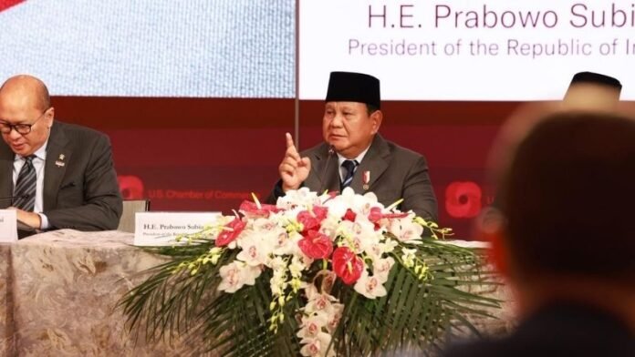 Prabowo dalam forum Business Summit - Holopis