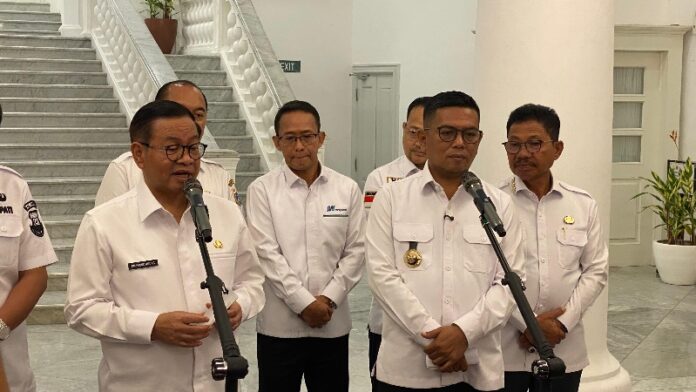 Pramono Anung dan Andra Soni - Holopis