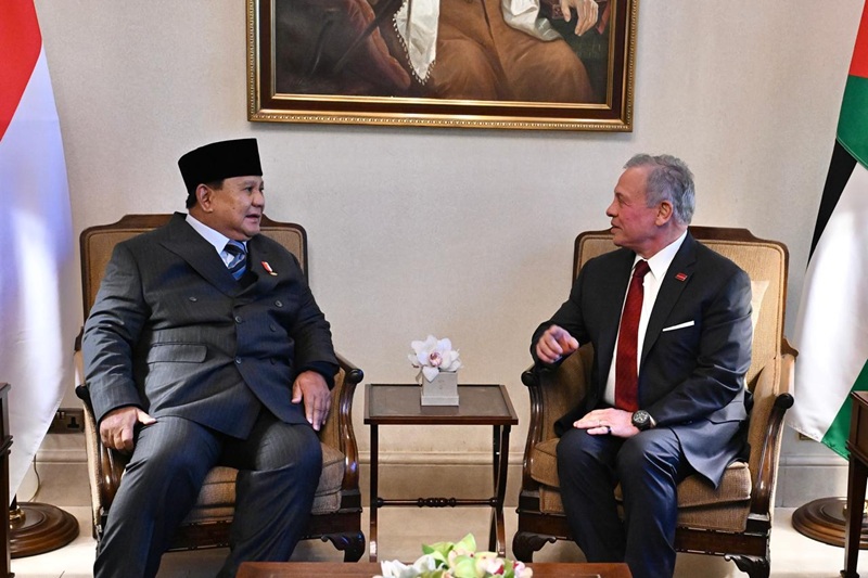 Presiden Prabowo Subianto dan Raja Abdullah II saat pertemuan bilateral Indonesia-Yordania di Istana Basman - Holopis