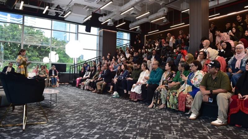 Roehana Koeddoes Hari Pers Nasional - Holopis