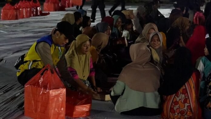 Sahur Bersama di Huntara Aceh Tamiang - Holopis (1)