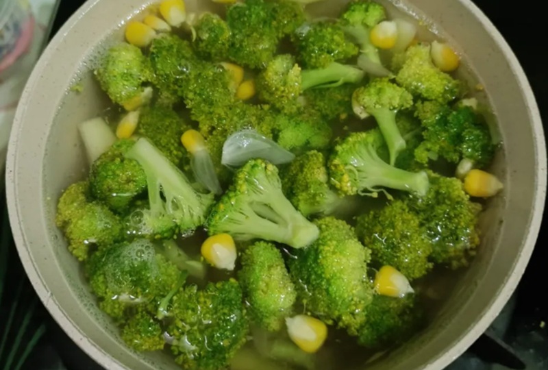 Sayur Bening Brokoli yang baik untuk kesehatan - Holopis